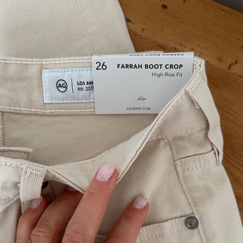 NWT AG Farrah Boot Crop High Rise in cream